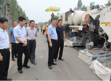   德州市公路事业发展中心主任调研G308大中修工程项目